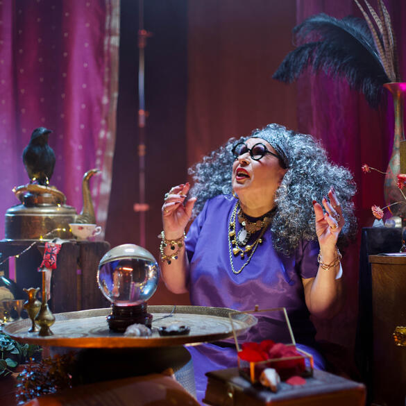 The red cross / Accident fortune teller